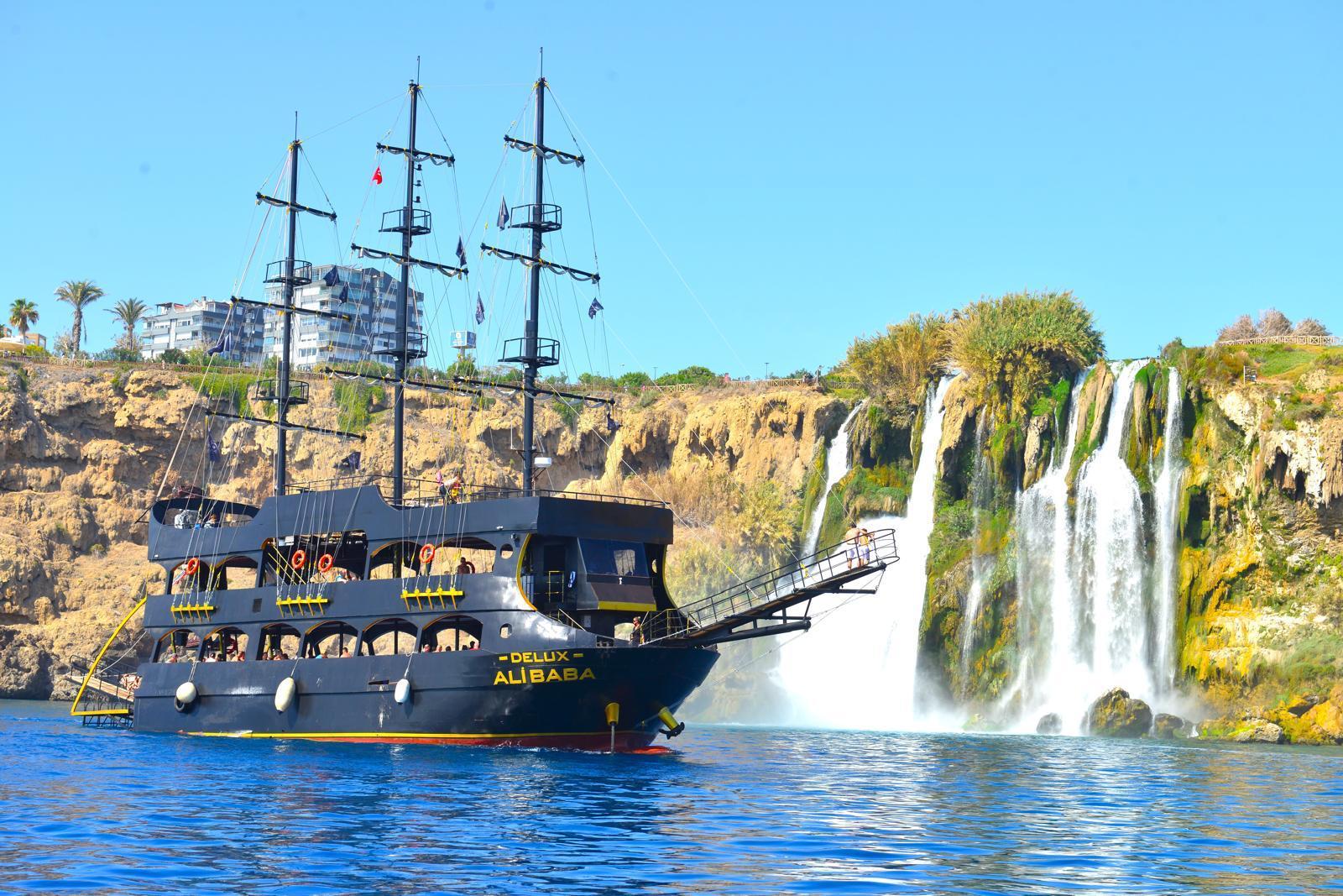 Şelale Tekne Turu