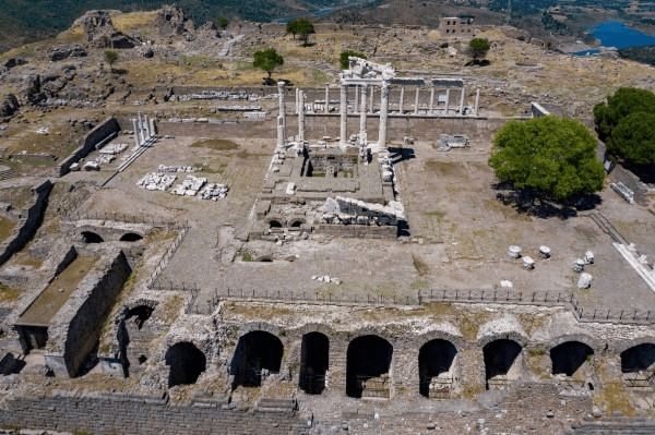 Pergamon Acropolis (Izmir-Bergama)