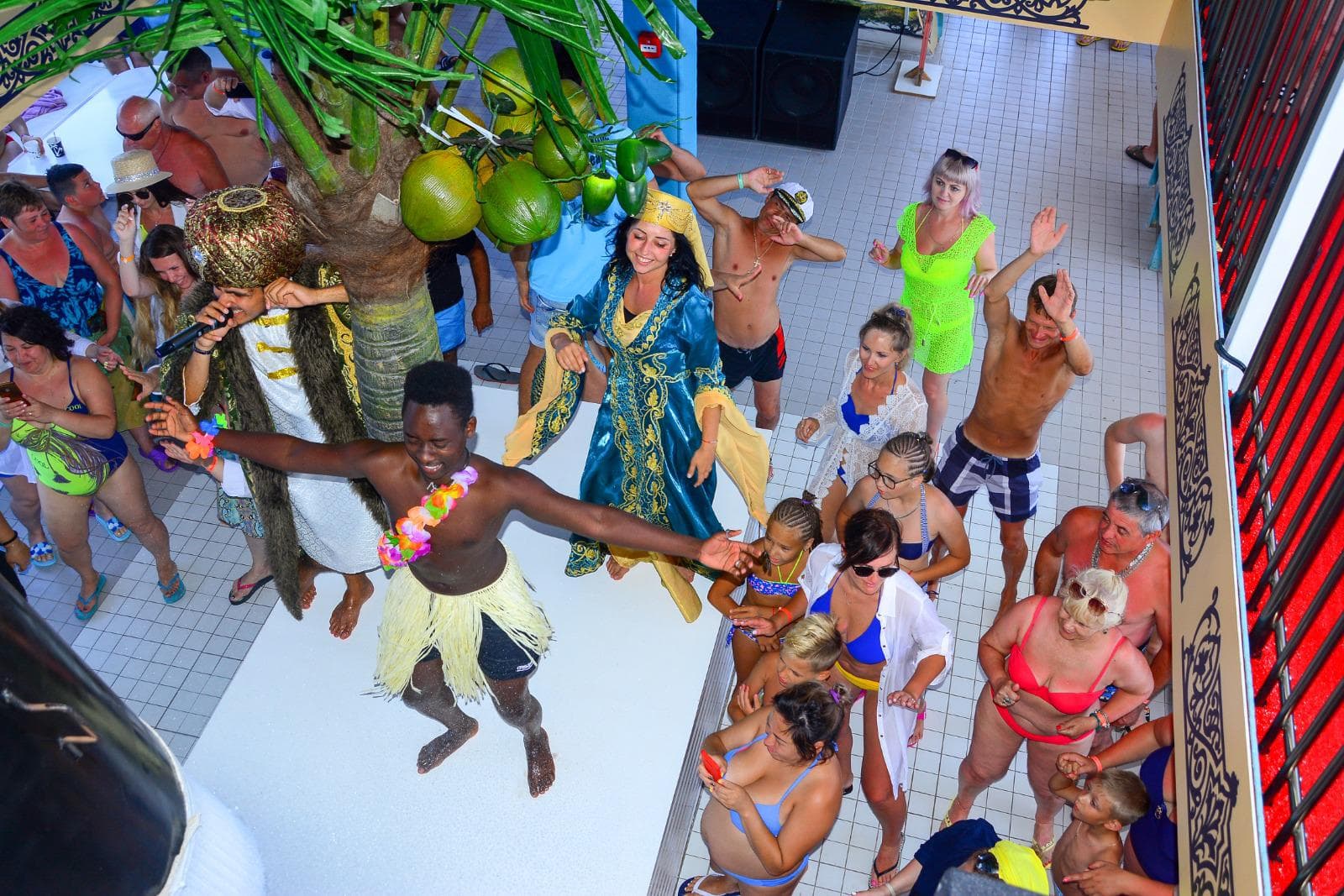 Тур на яхте Harem Maldives из Аланьи – пенная вечеринка и безлимитные напитки